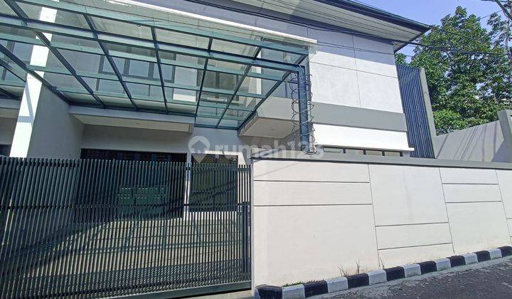 Rumah Mewah Baru di Komplek Cipaganti Permai, Bandung 2