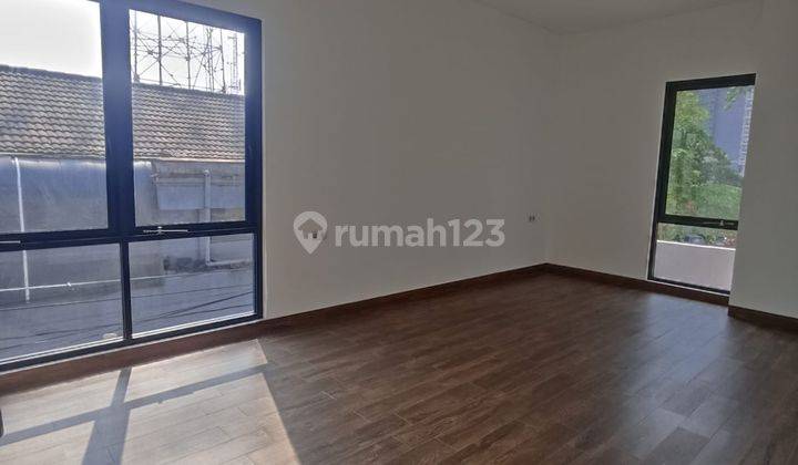 kamar tidur rumah mewah baru di komplek