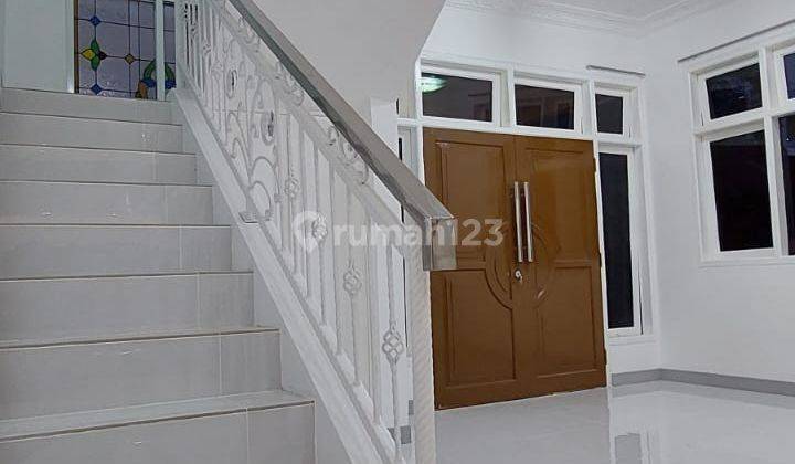 Rumah Cantik 2 Lantai di Serpong Regency Villa Melati Mas  2