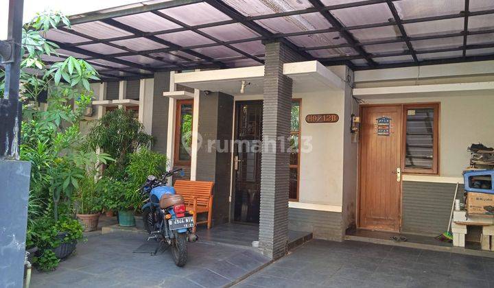 Rumah Asri Siap Huni di Griya Loka 1