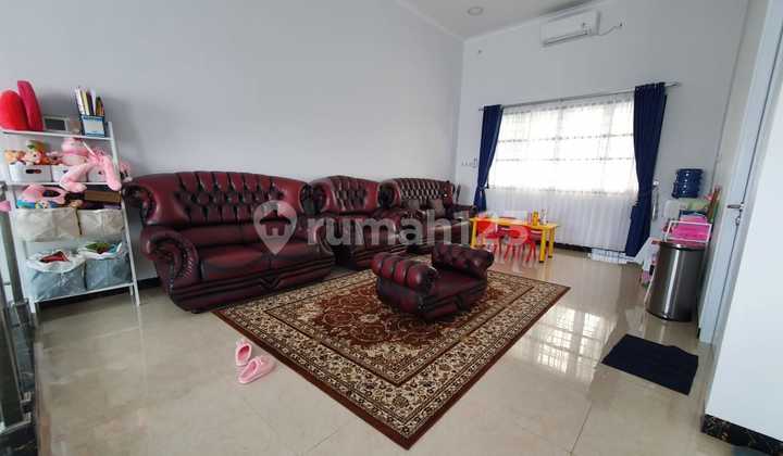 Luxurious and Spacious House in Modernland, Tangerang 2