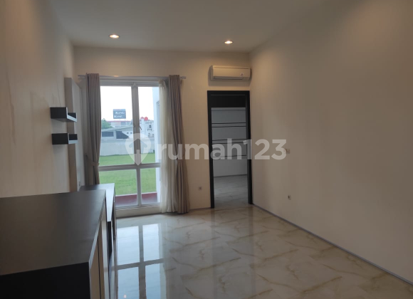 Rumah Mewah 3 Lantai, Siap Huni, di Sutera Palma, Alam Sutera. 2