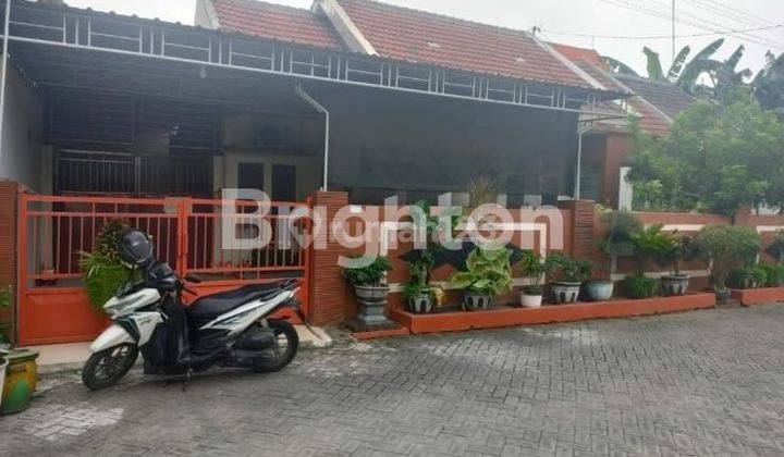 2 RUMAH JADI 1 DI PERUMAHAN GRAND LAMONGAN 1