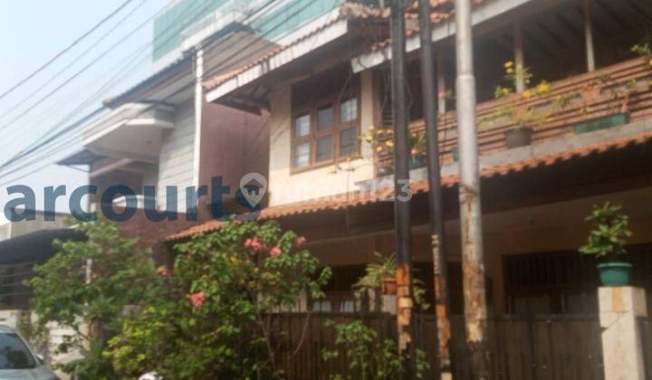 Murah Rumah Dengan Luas 180m2 di Tomang Jakarta Barat H J 2