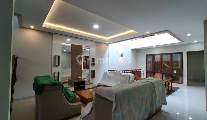 Rumah Lux 3 Lantai Di Setraduta Dago Bandung 1