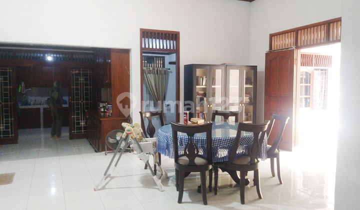 Rumah Hoek Luas Terawat Di Pesanggrahan Jak Sel