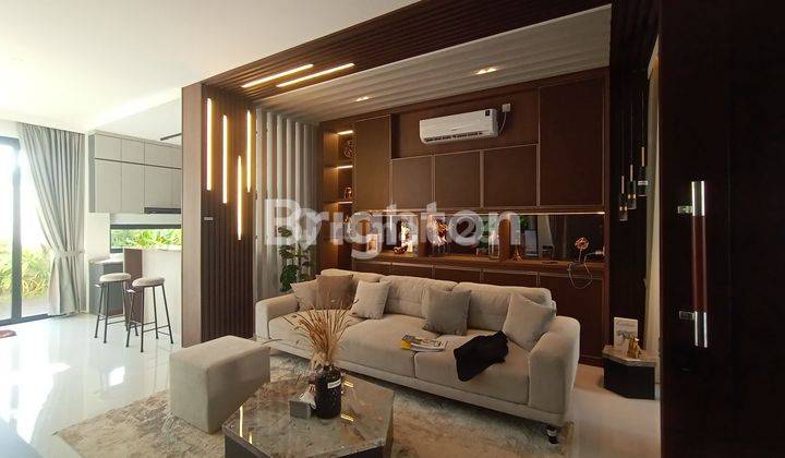 RUMAH MEWAH  MURAH 3 LANTAI DI ROYAL CITRALAND 2