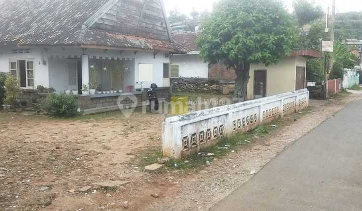 Bonus Land with Building in front of Xaverius School