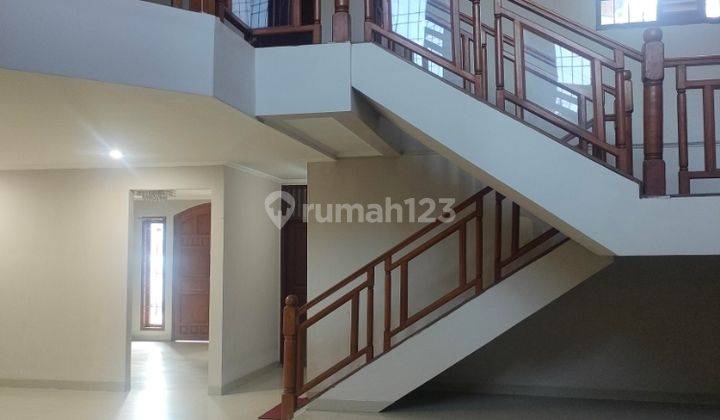 Pulogadung Dijual Rumah Besar Baru Renovasi  2