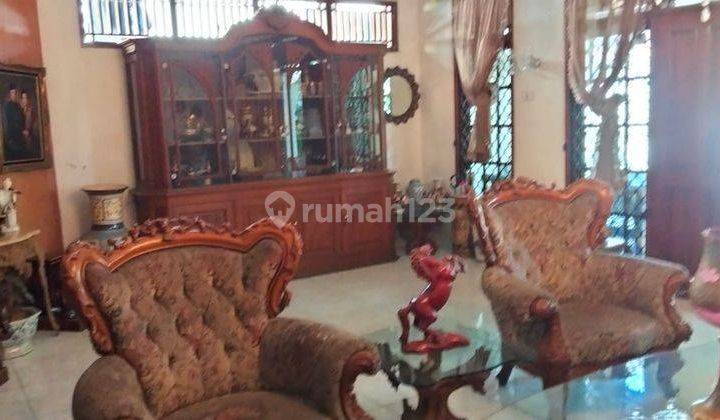 Dijual Cpt Rumah  Dikawasan Pusat Bisnis Tebet Timur Raya lokasi sangat strategis sangat cocok buat usaha maupun Kantor . karena sekitarnya sdh banyak  Resto dan Perkantoran .jual dibawah Harga pasar .