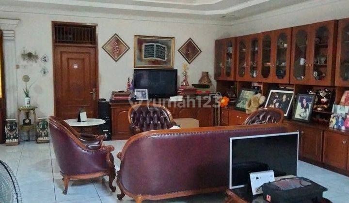 Dijual Cpt Rumah  Dikawasan Pusat Bisnis Tebet Timur Raya lokasi sangat strategis sangat cocok buat usaha maupun Kantor . karena sekitarnya sdh banyak  Resto dan Perkantoran .jual dibawah Harga pasar . 2