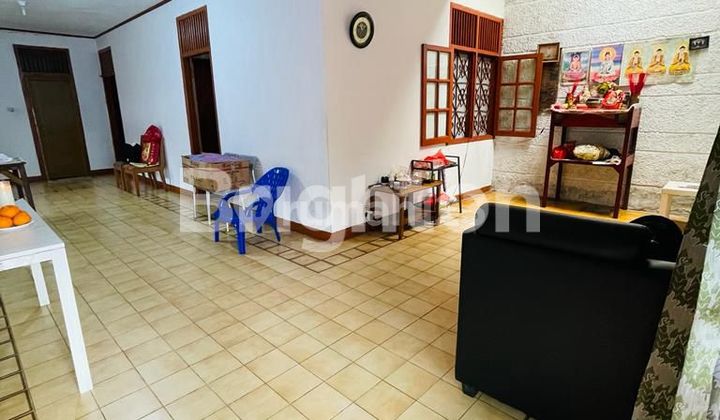 ruang keluarga rumah hoek benua indah pabuaran