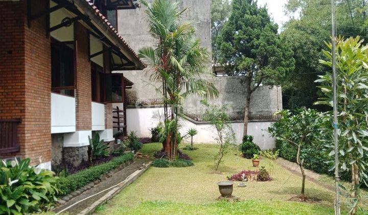 Rumah Bagus Luas Klasik di Cisitu Dago, Bandung 2