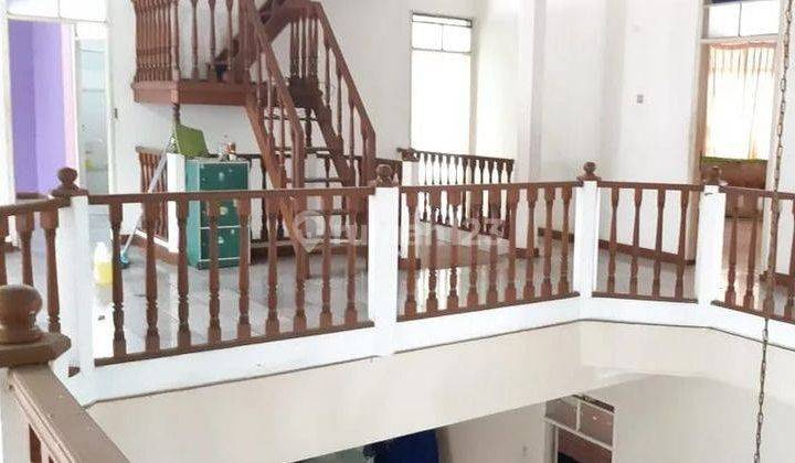 Rumah 3 Lantai Siap Huni Ciumbuleuit Halaman Depan Belakang 1