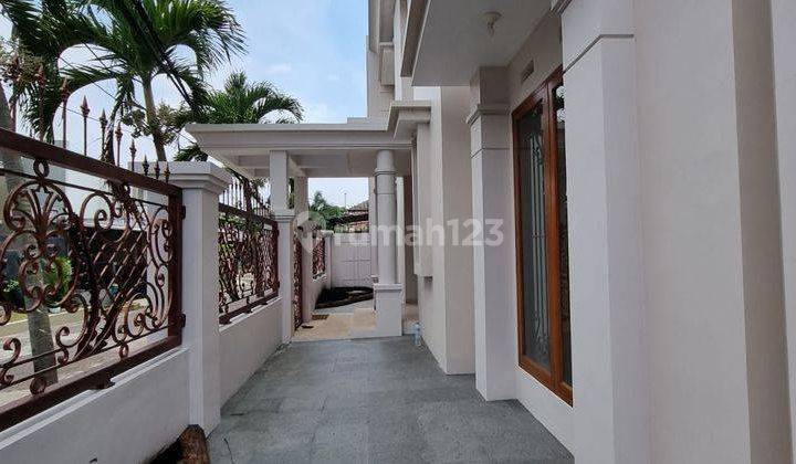 Rumah 2 Lantai Bagus Unfurnished SHM di Taman Kopo Indah 3, Bandung 2