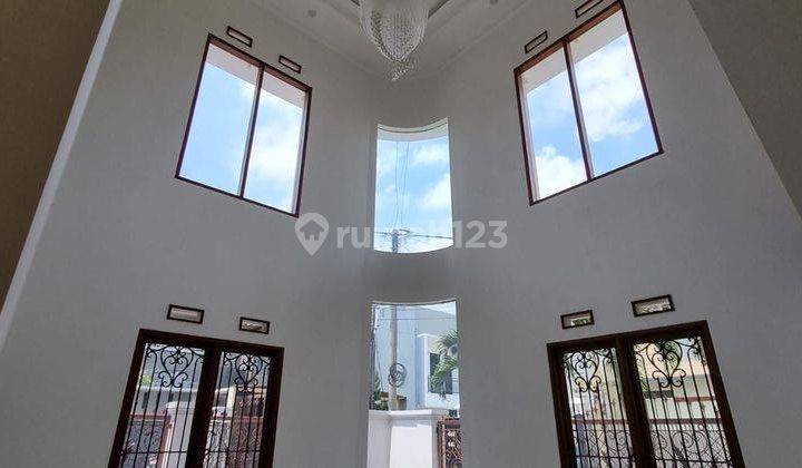 Rumah 2 Lantai Bagus Unfurnished SHM di Taman Kopo Indah 3, Bandung 1