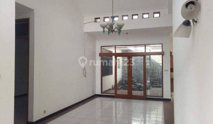 Rumah Bagus Unfurnished SHM di Komplek Batumas, Bandung 1