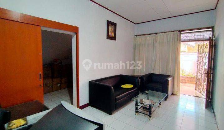 Rumah 2 Lantai Bagus Unfurnished SHM di Taman Holis, Bandung 1