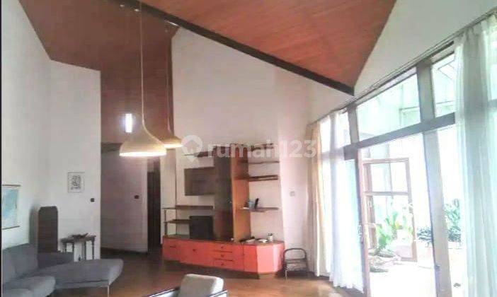 Rumah 2 Lantai Bagus Unfurnished SHM di Geger Kalong, Bandung 1