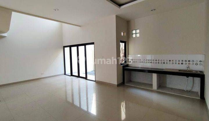 Rumah 2 Lantai Bagus Unfurnished SHM di Moch Toha, Bandung 1