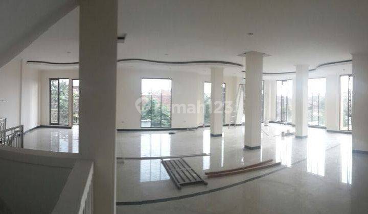 Rumah 2 Lantai Bagus Unfurnished SHM di Jl.terusan Mars Utara Iii, Bandung 1