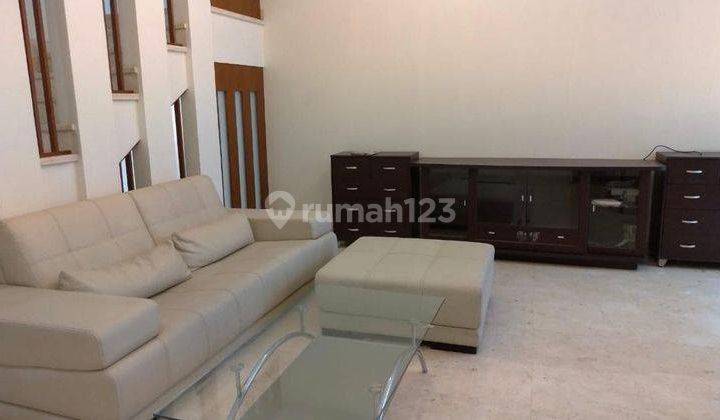 Rumah Mewah Semi Furnish 3 Lantai Ciumbuleuit Sayap Cihampelas 1