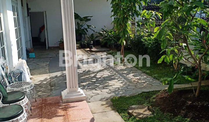 RUMAH HOOK DAN TERAWAT DI JL MANYAR KERTOADI SURABAYA 1