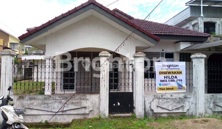 RUMAH HOEK DI KEDAMAIAN 1 BEBAS BANJIR ONE GATE SYSTEM 1