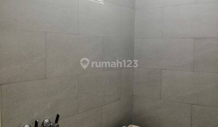 CEPAT RUMAH 2 LANTAI BARU SIAP HUNI MODERN HARGA TERJANGKAU 2