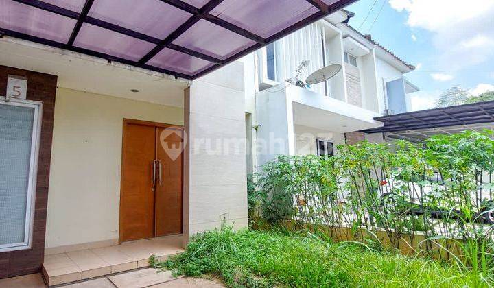 Affordable 2-Story House in a Housing Complex by Cinere Main Road 2
