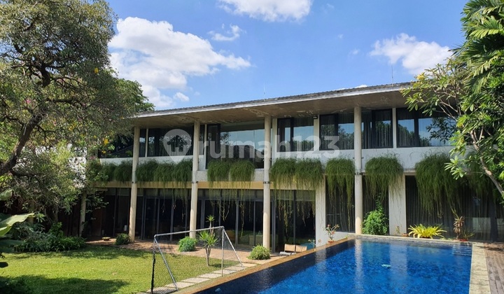 Luxury Resort-Style House in Pejaten Luxury Resort-Style House in Pejaten