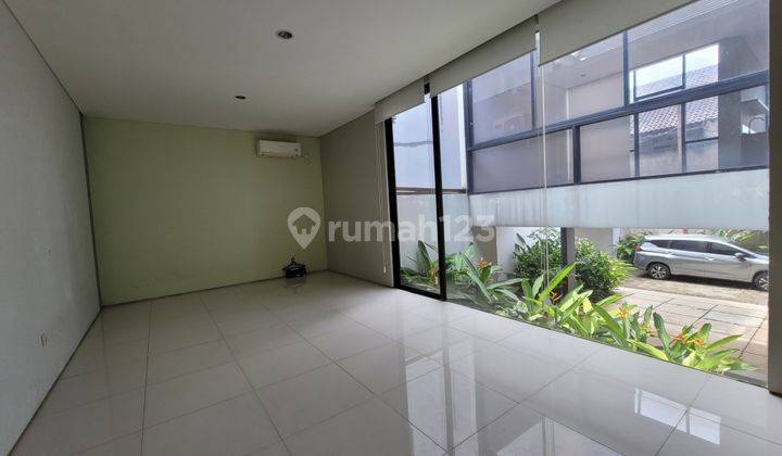 Rumah kontemporer split level dalam cluster Lebak Bulus 2