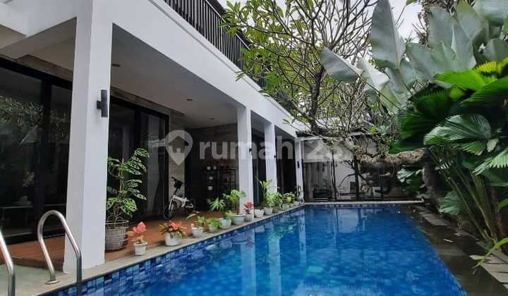 Rumah cantik nuansa Bali di Kemang