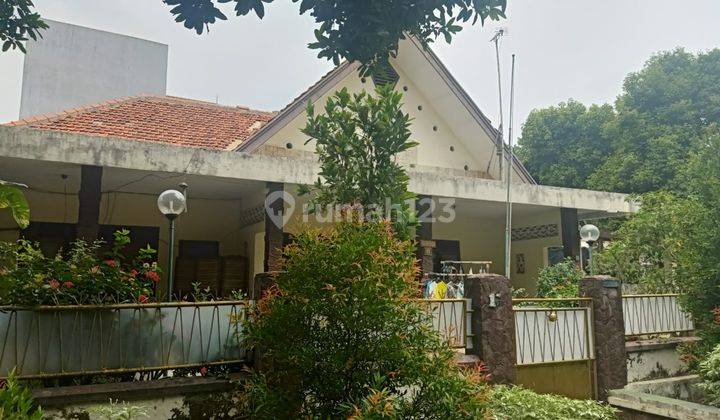 Senopati, Rumah Tua Kolonial Depan Taman 2