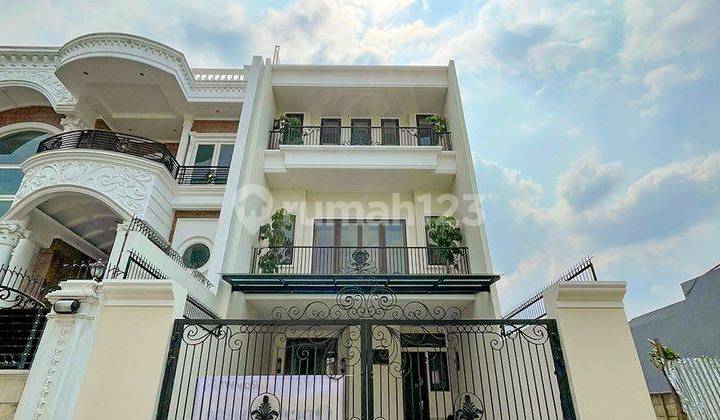 Brand new cozy house in Pondok Indah