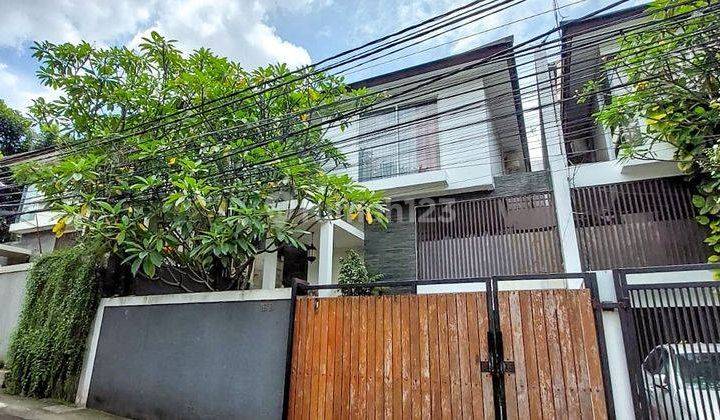 Rumah minimalis dalam komplek di cipete 1