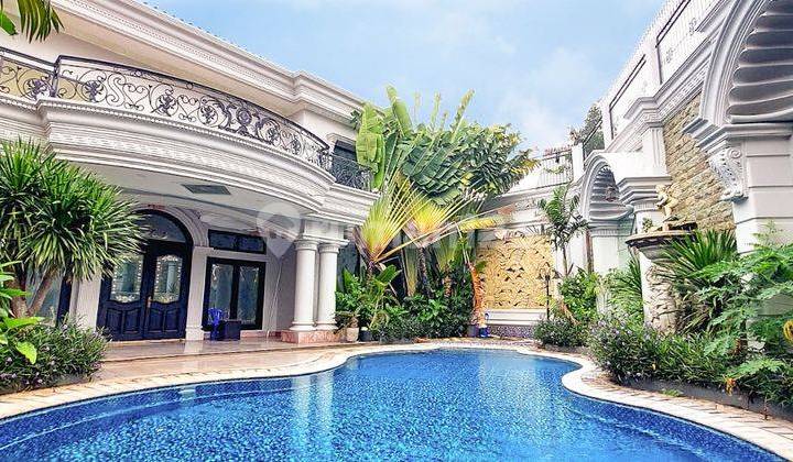 Rumah mewah di kawasan elite menteng