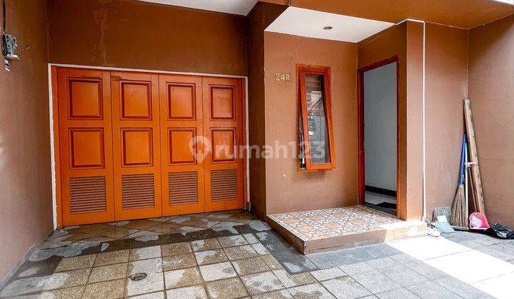 Rumah minimalis modern di kawasan Jeruk purut 2