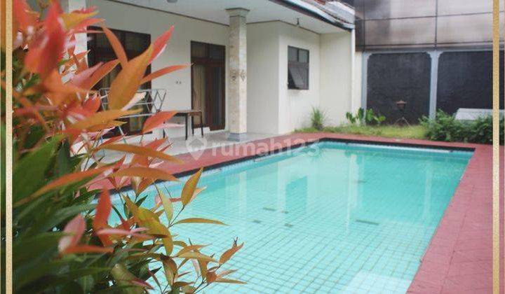 Rumah dengan swimming pool di kawasan gandaria selatan, cilandak 1