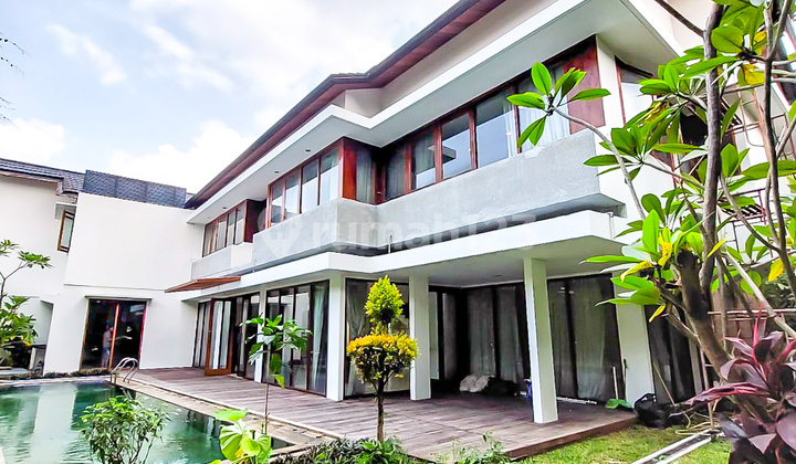 Rumah dalam townhouse di kemang jakarta selatan