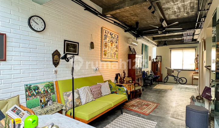 Rumah idaman nyaman di dalam perumahan elite di bintaro