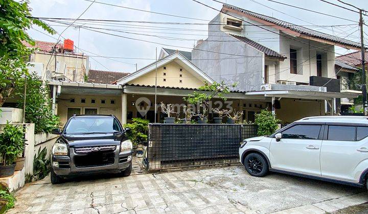 Rumah siap huni dalam kawasan komplek di kebayoran baru 1