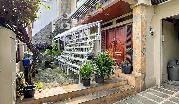 Rumah nyaman dan cantik di kebayoran baru 1