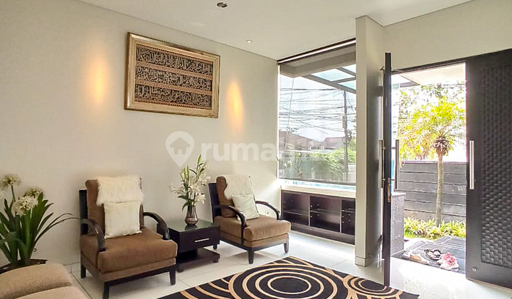 Rumah modern dan bagus di kawasan kemang, jakarta selatan