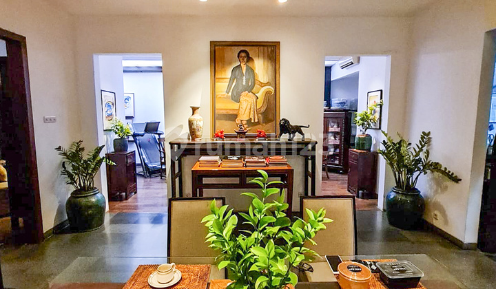 Rumah balinese style di dalam komplek kawasan cinere