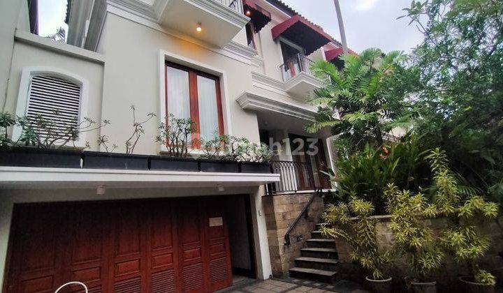 Rumah Bagus Dalam Townhouse di Ampera 1