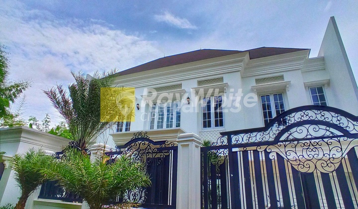 Luxury American Classic House in Pondok Indah