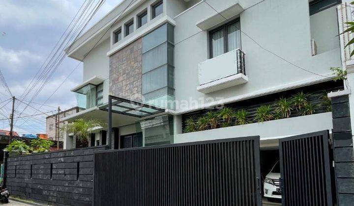 Rumah Bagus Minimalist di Kemang 1