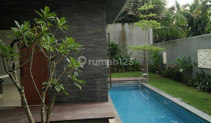 Kemang Rumah Baru dan Cantik Kontemporer 2