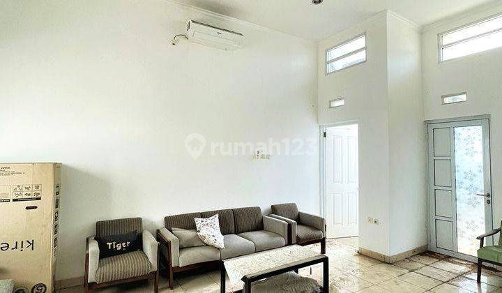 ruang tamu jual rumah di erfina kencana